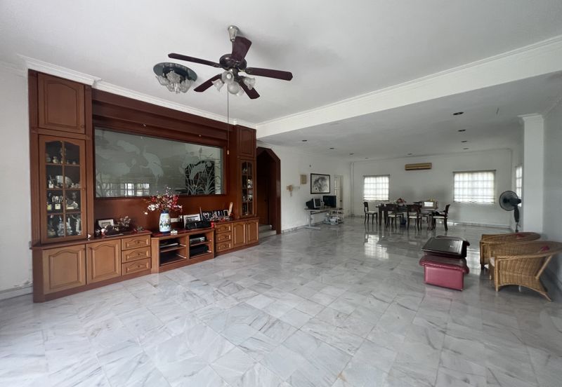 SL 8, Bandar Sungai Long