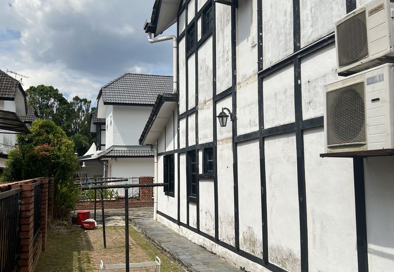 SL 8, Bandar Sungai Long