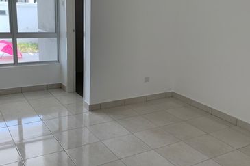  ALL LEGAL FEES FREE 1 Storey COMPLETED Terrace Mantin