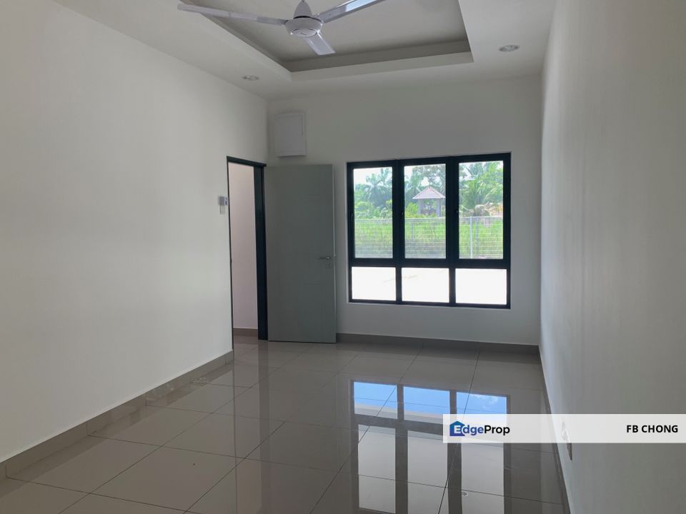 PARTIAL FURNISH FREEHOLD TOWNHOUSE Jenderam Hilir Dengkil 20min Putrajaya Cyberjaya Bangi, Selangor, Dengkil