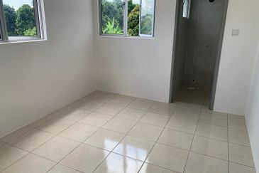 0 Downpayment 2 Storey Terrace Mantin 5min Mantin Town 15min Pajam Toll