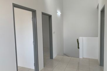 0 Downpayment 2 Storey Terrace Mantin 5min Mantin Town 15min Pajam Toll