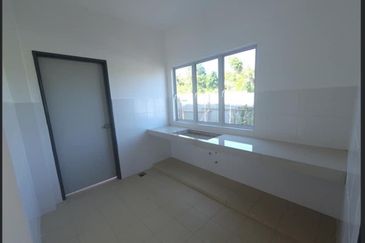 NEW FREEHOLD PARTIAL FURNISHED Terrace 15min Cyberjaya, Putrajaya, Bangi UKM