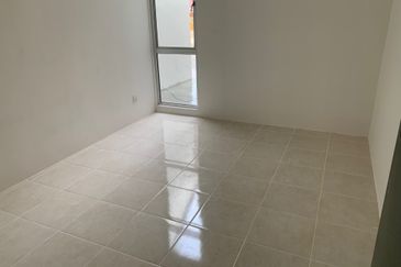 FREEHOLD 0 DOWNPAYMENT New 1 Storey TERRACE FULL LOAN 5min Mantin Town 