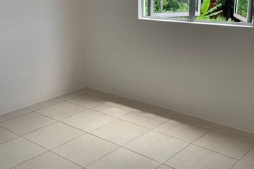 FREEHOLD 0 DOWNPAYMENT New 1 Storey TERRACE FULL LOAN 5min Mantin Town 