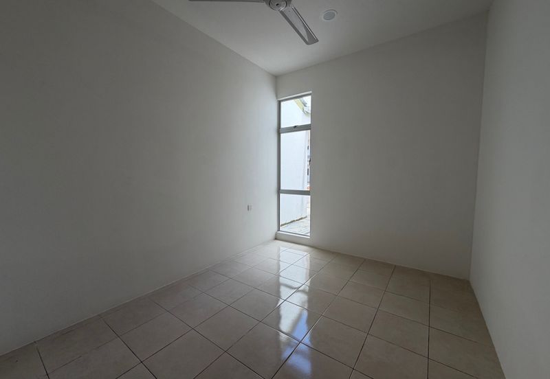 FREEHOLD 0 DOWNPAYMENT New 1 Storey TERRACE FULL LOAN 5min Mantin Town 