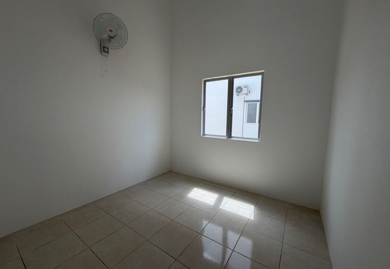 FREEHOLD 0 DOWNPAYMENT New 1 Storey TERRACE FULL LOAN 5min Mantin Town 