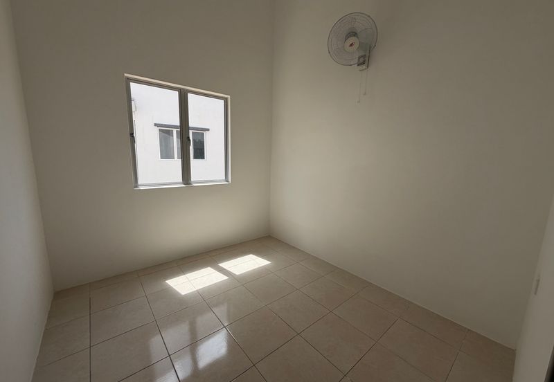 FREEHOLD 0 DOWNPAYMENT New 1 Storey TERRACE FULL LOAN 5min Mantin Town 