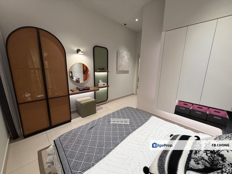 FREEHOLD PARTIAL FURNISH 1000sqf Condo Walking Distance KTM Kajang, Selangor, Bangi