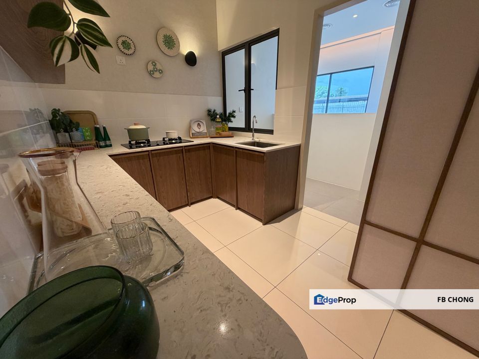 FREEHOLD PARTIAL FURNISH 1000sqf Condo Walking Distance KTM Kajang, Selangor, Bangi