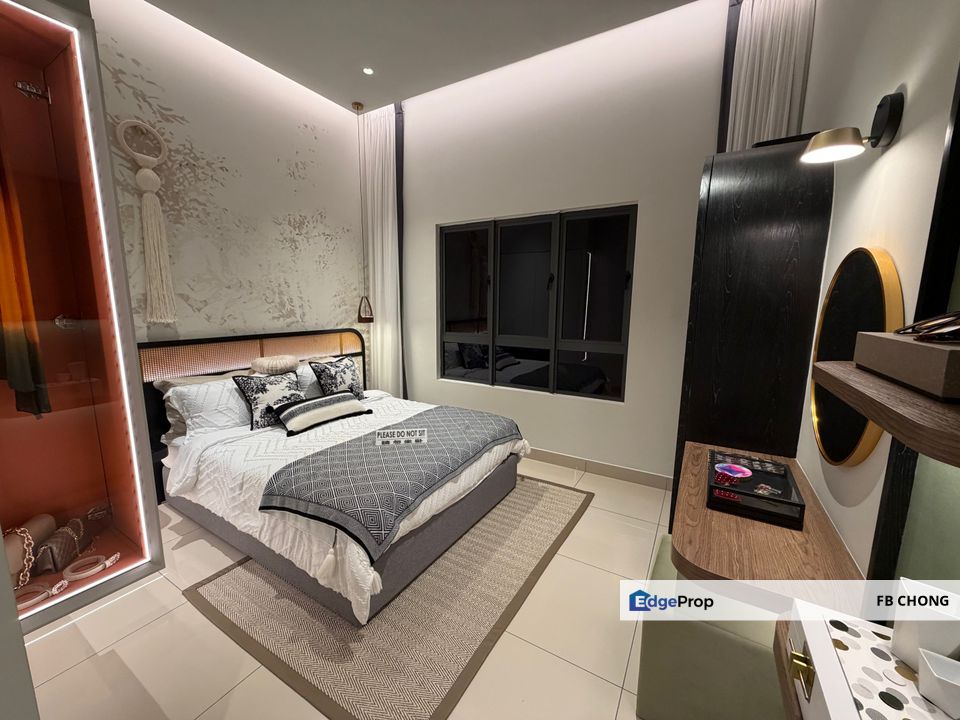 FREEHOLD PARTIAL FURNISH 1000sqf Condo Walking Distance KTM Kajang, Selangor, Bangi