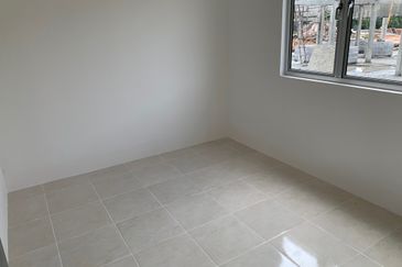 FREEHOLD 0 DOWNPAYMENT New 1 Storey TERRACE FULL LOAN 5min Mantin Town 