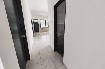 FREEHOLD 0 DOWNPAYMENT New 1 Storey TERRACE FULL LOAN 5min Mantin Town 