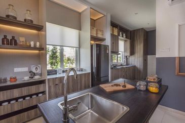 HILL TOP NEW SEMI D 2 Storey 0 DOWNPAYMENT Sungai Long Cheras SPCAIOUS LAYOUT 20min KL 