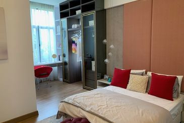 HILL TOP NEW SEMI D 2 Storey 0 DOWNPAYMENT Sungai Long Cheras SPCAIOUS LAYOUT 20min KL 