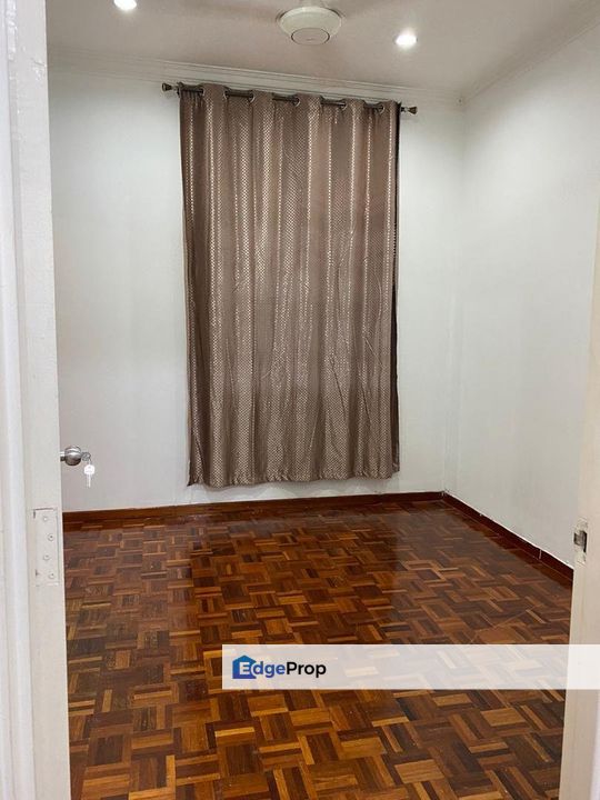 Seksyen 5, Kota Damansara Double Storey House for Sale, Selangor, Kota Damansara