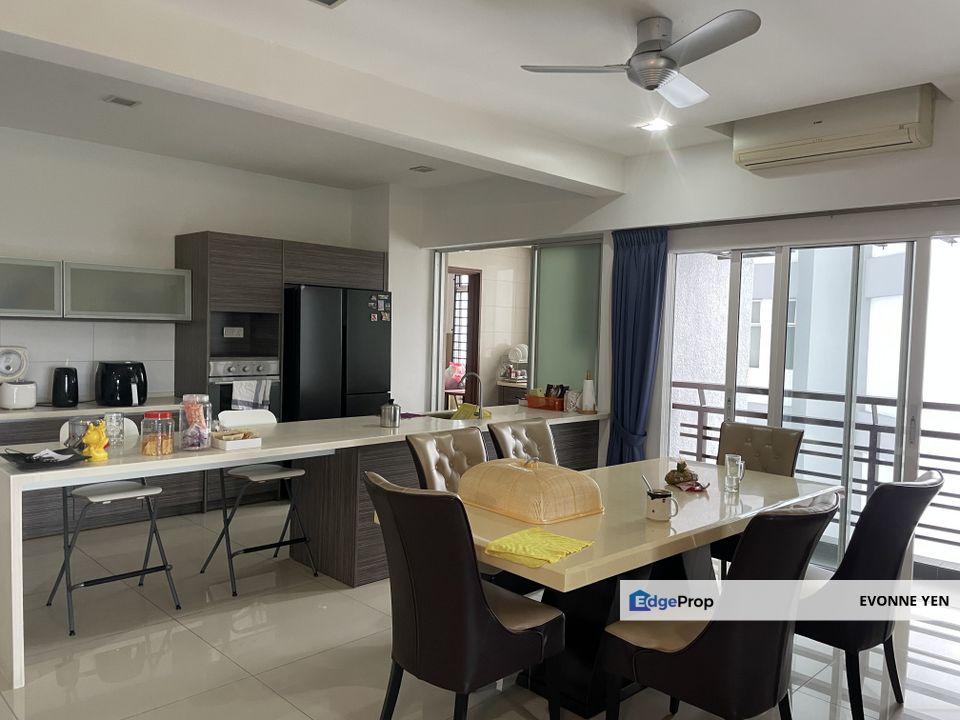 Big well maintain Fully Furnished unit at 9 Bukit Utama condo for Sale , Selangor, Bandar Utama