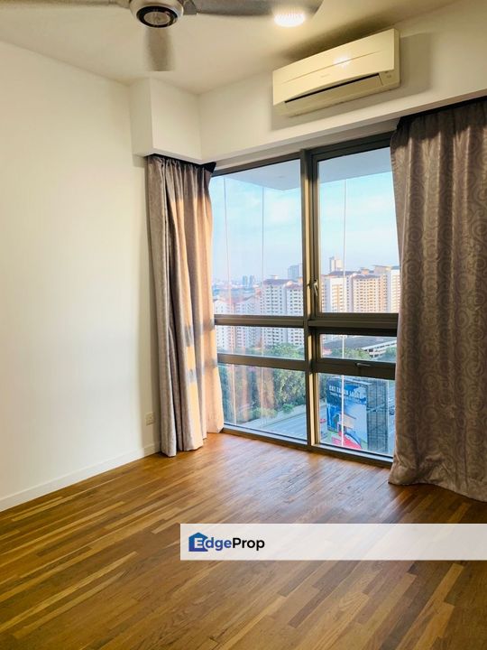 Below Market Price Cascades Residences 1 Bedroom Modern Partly furnished unit for Sale, Selangor, Kota Damansara