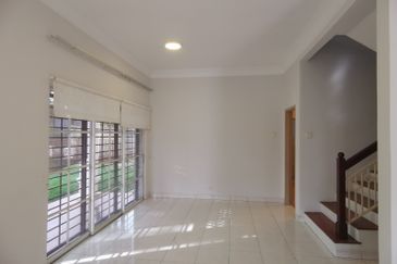 Mutiara Damansara 2 Storey Corner house for Sale, Gated and Guarded