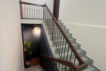 Taman Tun Dr Ismail 2nd Floor Shop Office For RENT