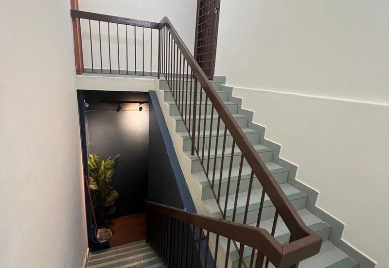 Taman Tun Dr Ismail 2nd Floor Shop Office For RENT