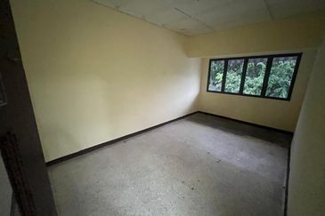 Taman Tun Dr Ismail 2nd Floor Shop Office For RENT