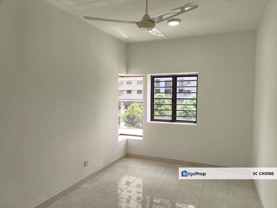 Well Kept Pelangi Utama Condominium for Sale, Selangor, Bandar Utama