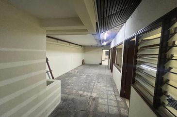 Taman Tun Dr Ismail 2nd Floor Shop Office For RENT