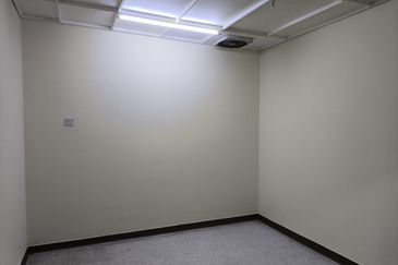 Taman Tun Dr Ismail 2nd Floor Shop Office For RENT