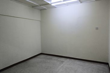 Taman Tun Dr Ismail 2nd Floor Shop Office For RENT