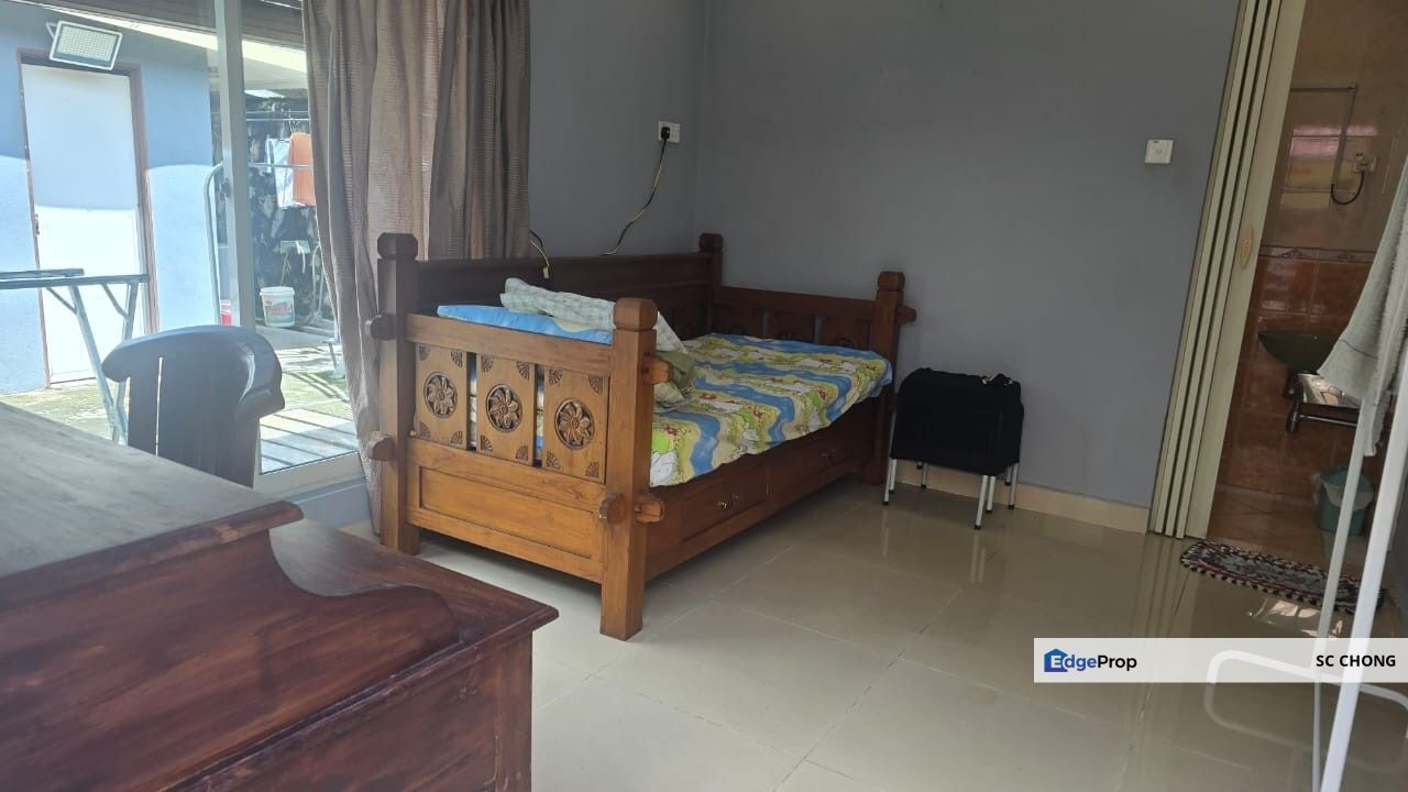 SS 3 Taman Universiti 2 Storey Semi-Detached House for SALE, Selangor, Kelana Jaya
