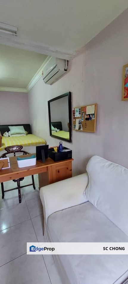 SS1 Kampung Tunku 1 Storey Semi-Detached House For SALE, Selangor, Petaling Jaya