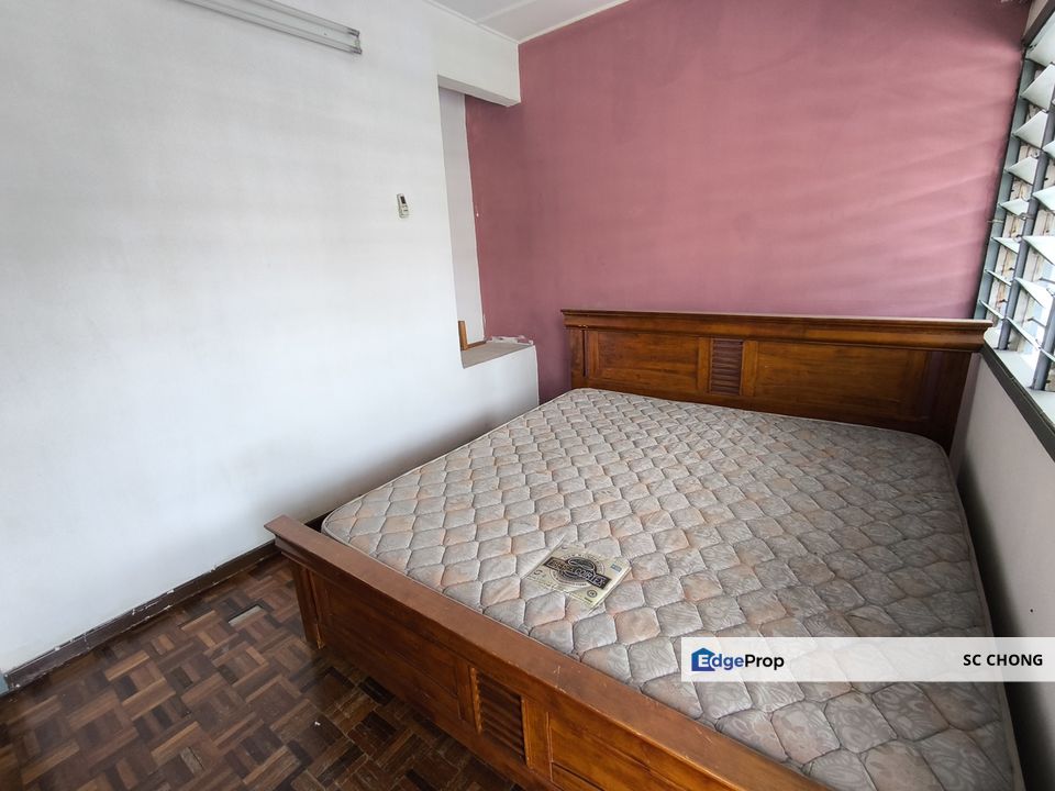 Taman Mayang SS 25 2 Storey Link House for Sale, Selangor, Petaling Jaya