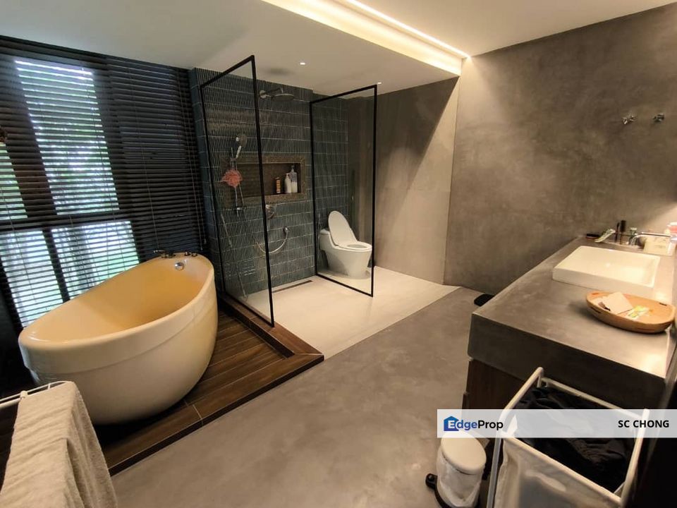 Federal Hill RENOVATED 3.5 Storey Link House For SALE (Bukit Persekutuan KL), Kuala Lumpur, Bangsar