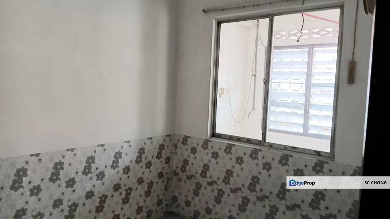 Taman Mayang SS 25 1 Storey Link House for Sale, Selangor, Petaling Jaya