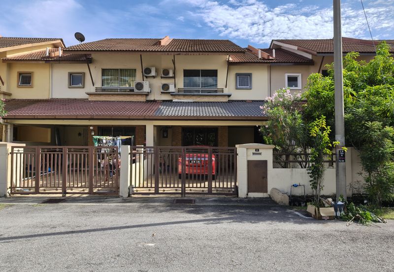 D'Anjung Teluk Pulai