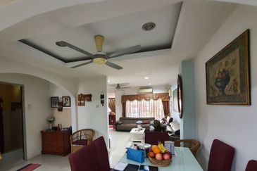 SUBANG SS18 Double Storey Renovated 