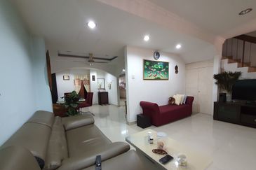 SUBANG SS18 Double Storey Renovated 
