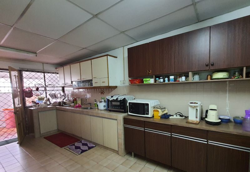 SUBANG SS18 Double Storey Renovated 