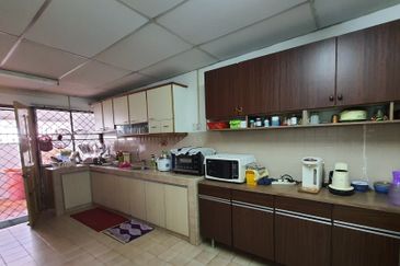 SUBANG SS18 Double Storey Renovated 