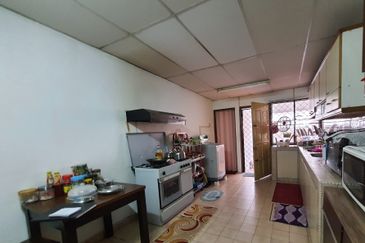 SUBANG SS18 Double Storey Renovated 