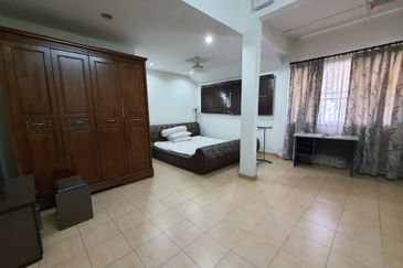 SUBANG SS18 Double Storey Renovated 