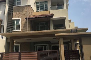 USJ Heights 2.5 Storey, Corner Lot 
