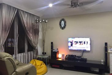 USJ Heights 24x80 2.5 Storeys 