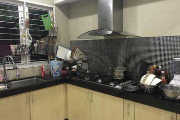 USJ Heights 24x80 2.5 Storeys 