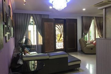 USJ Heights 24x80 2.5 Storeys 