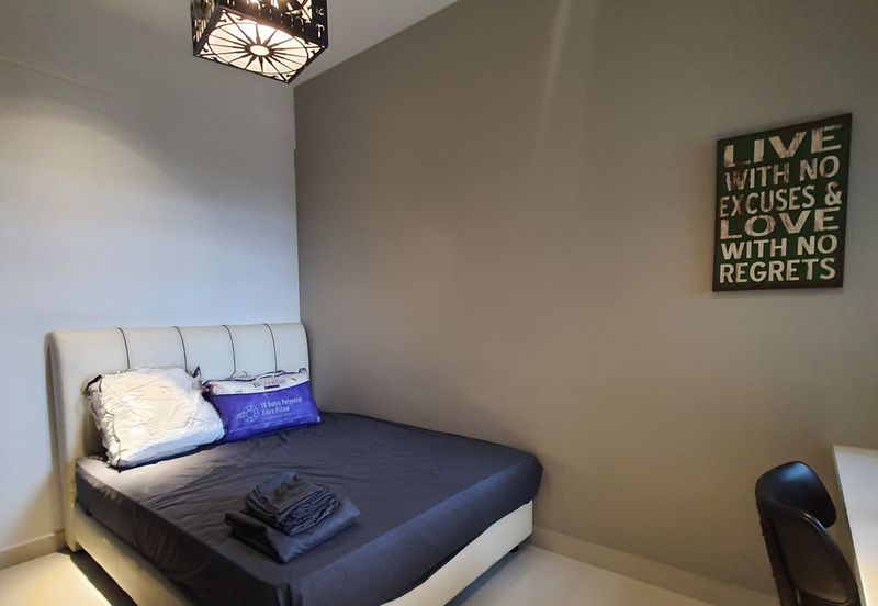 Pandora @ Tropicana Metropark