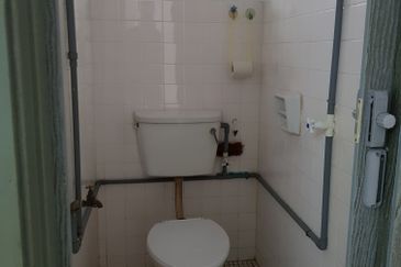 Single storey house in Sri Damansara SD 3