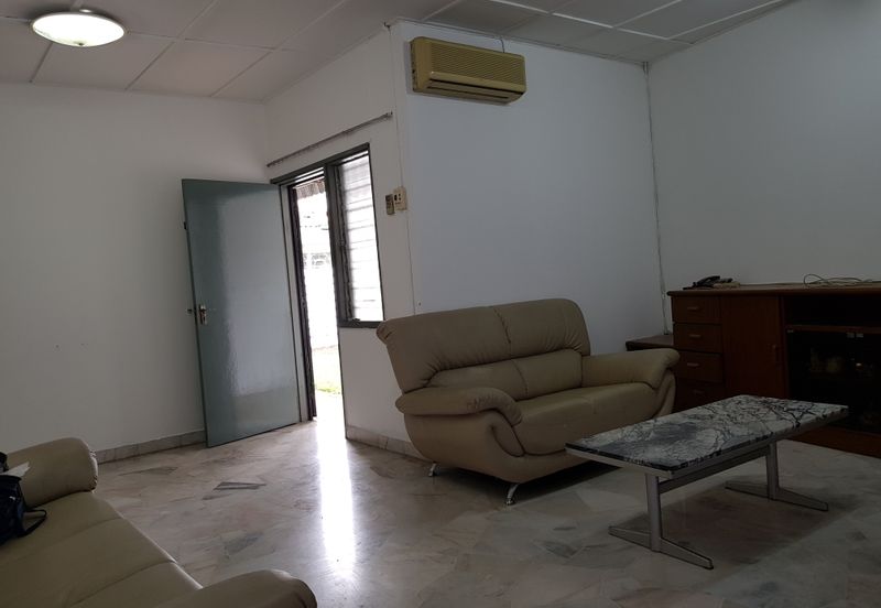 Single storey house in Sri Damansara SD 3