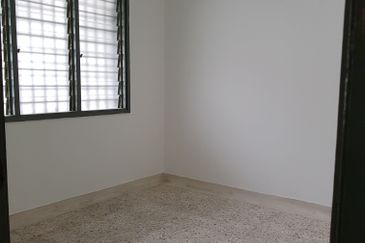 Single storey house in Sri Damansara SD 3